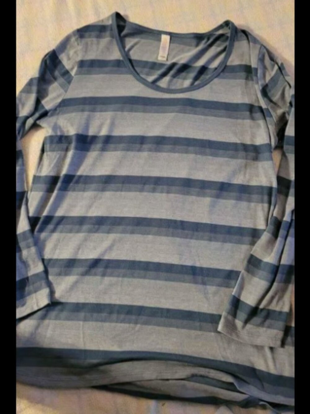 Womens size Large lularoe Lynnae long sleeve top